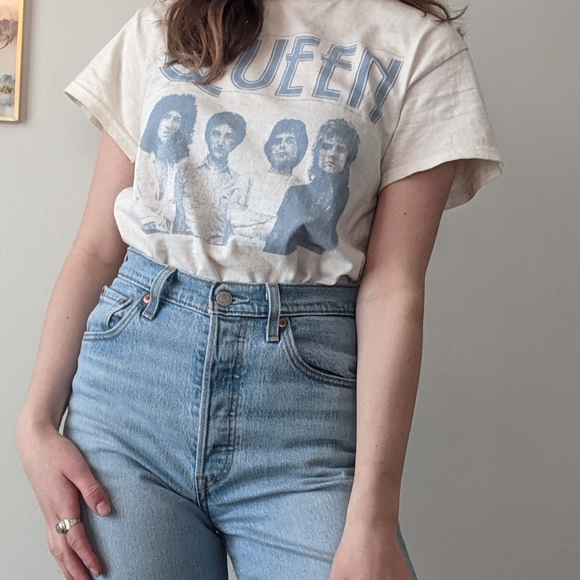 COPY - Urban Outfitters graphic tee. Size small. - Picture 1 of 2